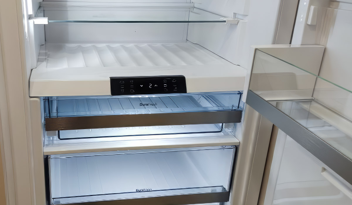 Холодильник Asko внутри